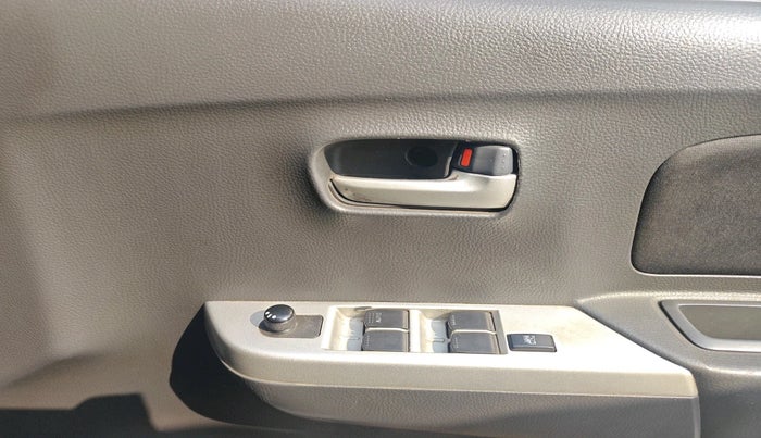 2011 Maruti Wagon R 1.0 VXI, Petrol, Manual, 58,869 km, interior