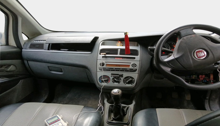 2011 Fiat Grand Punto EMOTION 1.2, Petrol, Manual, 5,152 km, interior