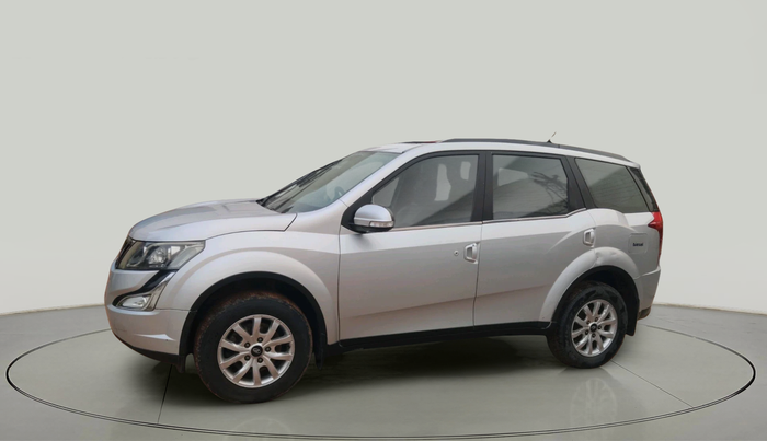 2015 Mahindra XUV500 W10, Diesel, Manual, 1,35,174 km, exterior