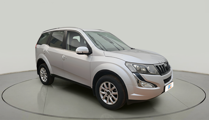 2015 Mahindra XUV500 W10, Diesel, Manual, 1,35,174 km, exterior
