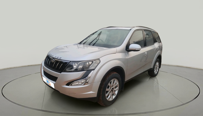 2015 Mahindra XUV500 W10, Diesel, Manual, 1,35,174 km, exterior