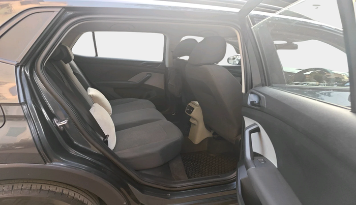 2021 Skoda KUSHAQ ACTIVE 1.0L TSI MT, Petrol, Manual, 13,715 km, interior