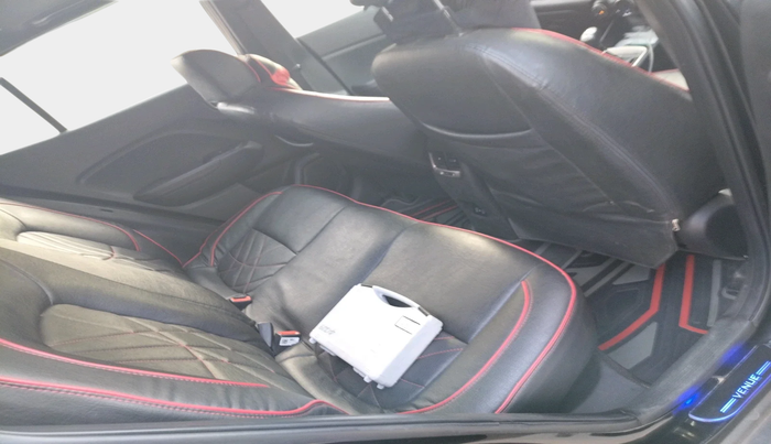 2023 Hyundai VENUE  SX(O) 1.0 Turbo MT Knight Edition, Petrol, Manual, 59,886 km, interior