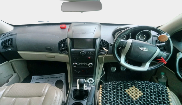 2015 Mahindra XUV500 W10, Diesel, Manual, 1,40,790 km, interior
