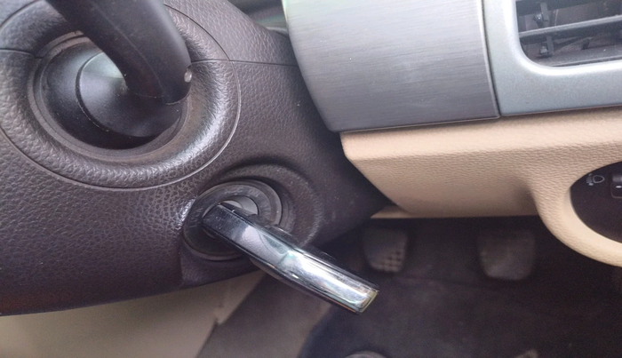 2014 Tata Safari Storme 2.2 EX 4X2, Diesel, Manual, 96,440 km, interior