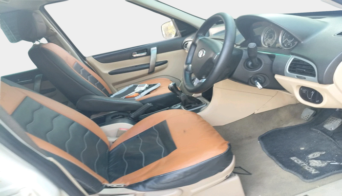 2014 Tata Safari Storme 2.2 EX 4X2, Diesel, Manual, 96,440 km, interior