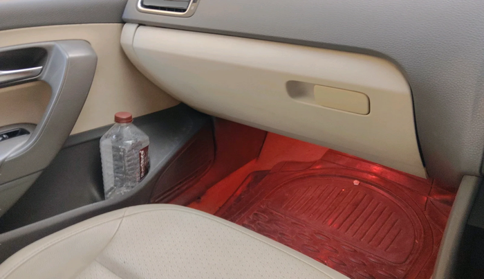 2014 Volkswagen Vento HIGHLINE DIESEL 1.6, Diesel, Manual, 91,873 km, interior