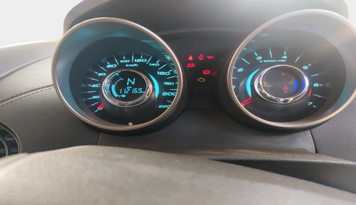 2020 Mahindra XUV500 W11, Diesel, Manual, 1,12,168 km, interior