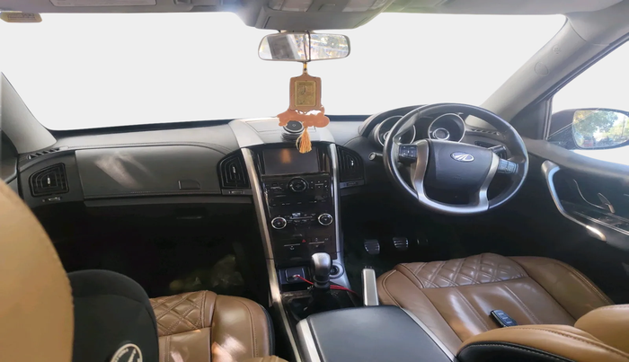 2020 Mahindra XUV500 W11, Diesel, Manual, 1,12,168 km, interior
