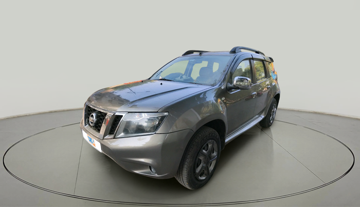 2014 Nissan Terrano XL (P), Petrol, Manual, 1,02,279 km, exterior