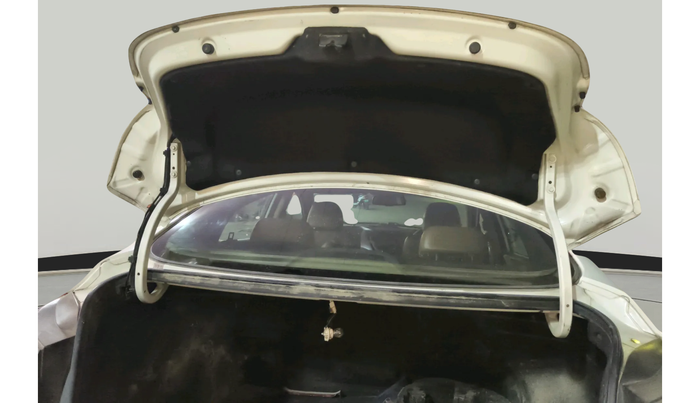 2012 Hyundai New Elantra 1.6 SX MT DIESEL, Diesel, Manual, 1,21,628 km, exterior