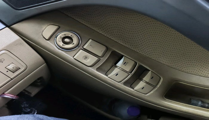 2012 Hyundai New Elantra 1.6 SX MT DIESEL, Diesel, Manual, 1,21,628 km, interior