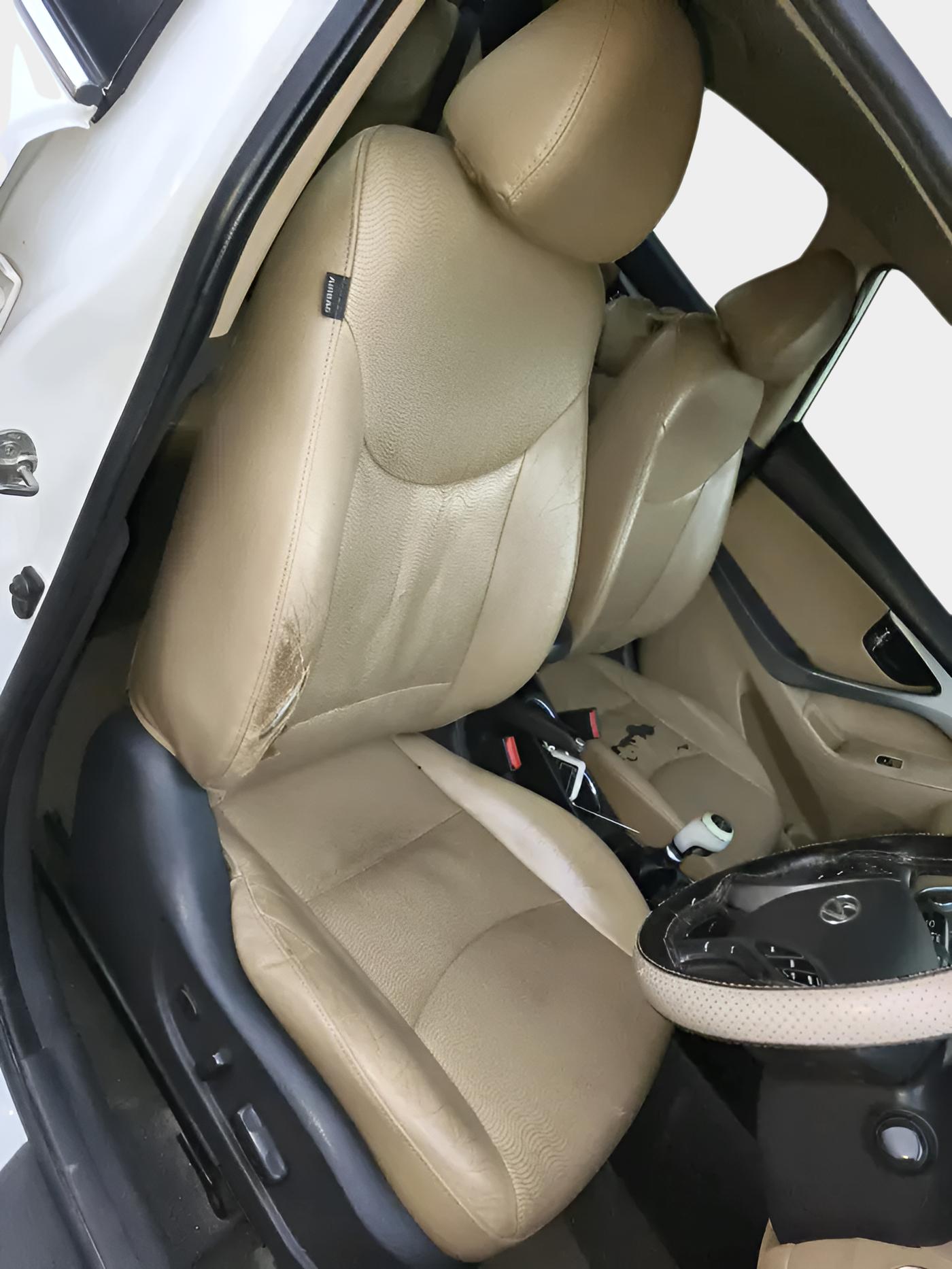 2012 Hyundai New Elantra 1.6 SX MT DIESEL, Diesel, Manual, 1,21,628 km, interior