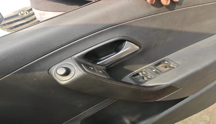 2014 Volkswagen Polo COMFORTLINE 1.5L, Diesel, Manual, 1,09,670 km, interior