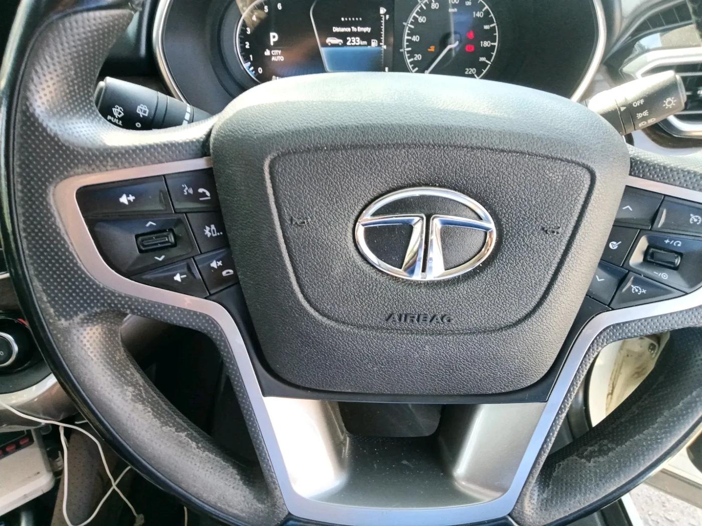 2022 Tata Harrier XZA PLUS 2.0L, Diesel, Automatic, 70,230 km, interior