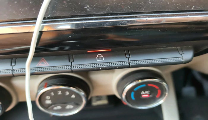 2019 Renault TRIBER RXZ, Petrol, Manual, 34,291 km, interior