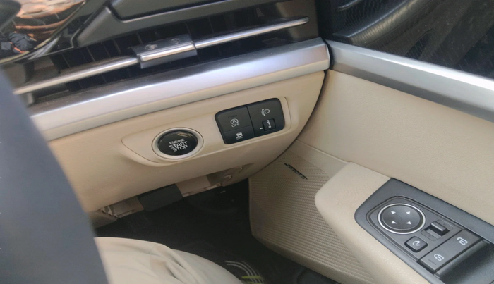 2024 KIA CARENS LUXURY PLUS 1.5 DIESEL AT 7 STR, Diesel, Automatic, 18,149 km, interior