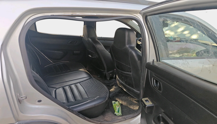 2017 Renault Kwid RXT 1.0 (O), Petrol, Manual, 82,913 km, interior