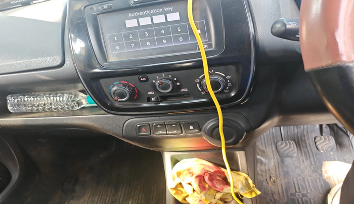 2017 Renault Kwid RXT 1.0 (O), Petrol, Manual, 82,913 km, interior