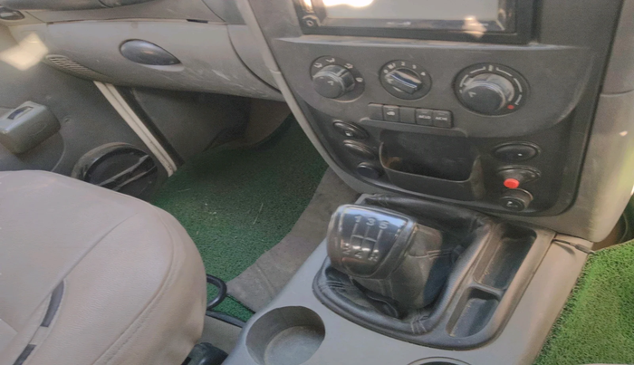 2014 Mahindra Scorpio EX M2DI, Diesel, Manual, 1,44,363 km, interior