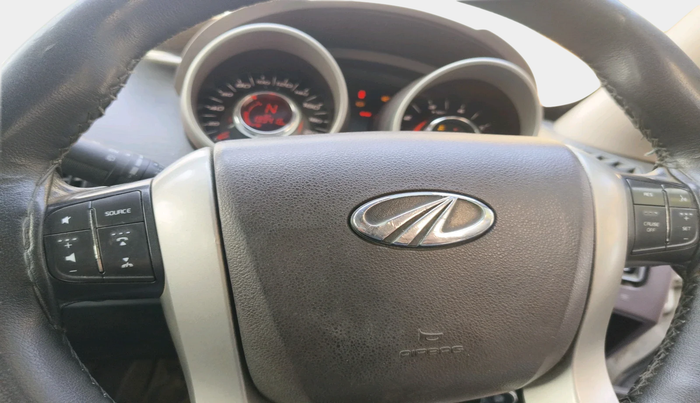 2011 Mahindra XUV500 W8, Diesel, Manual, 1,99,416 km, interior