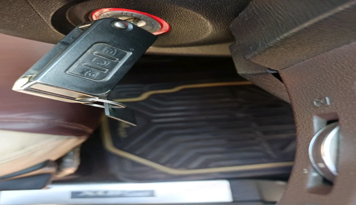 2012 Mahindra XUV500 W8, Diesel, Manual, 1,51,653 km, interior