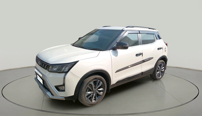2020 Mahindra XUV300 W8 (O) 1.5 DIESEL, Diesel, Manual, 1,15,832 km, exterior