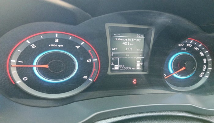 2020 Mahindra XUV300 W8 (O) 1.5 DIESEL, Diesel, Manual, 1,15,832 km, interior