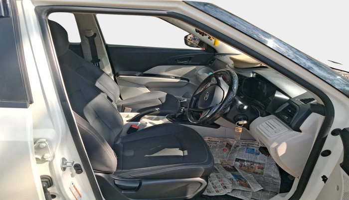 2022 Mahindra XUV300 W6 1.5 Sunroof Diesel, Diesel, Manual, 1,01,009 km, interior