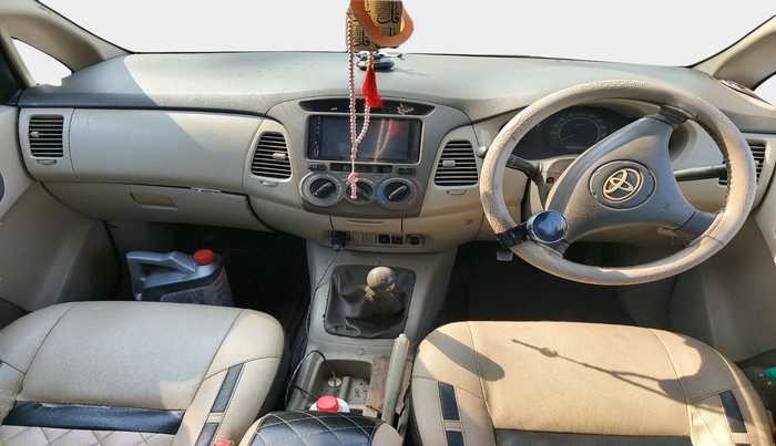 2010 Toyota Innova 2.5 G4 8 STR, Diesel, Manual, 1,59,551 km, interior