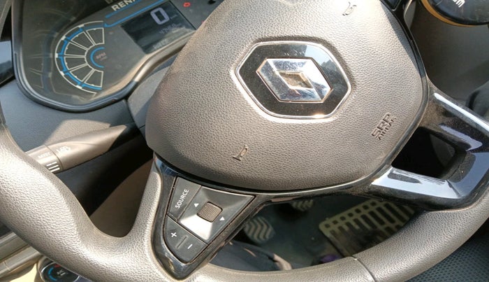 2022 Renault TRIBER RXT, Petrol, Manual, 47,468 km, interior