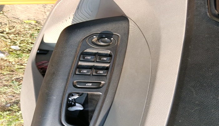 2022 Renault TRIBER RXT, Petrol, Manual, 47,468 km, interior