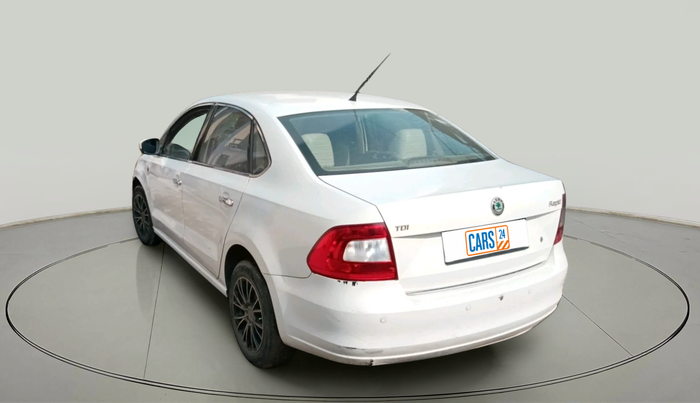 2013 Skoda Rapid AMBITION 1.6 TDI CR MT, Diesel, Manual, 1,11,069 km, exterior