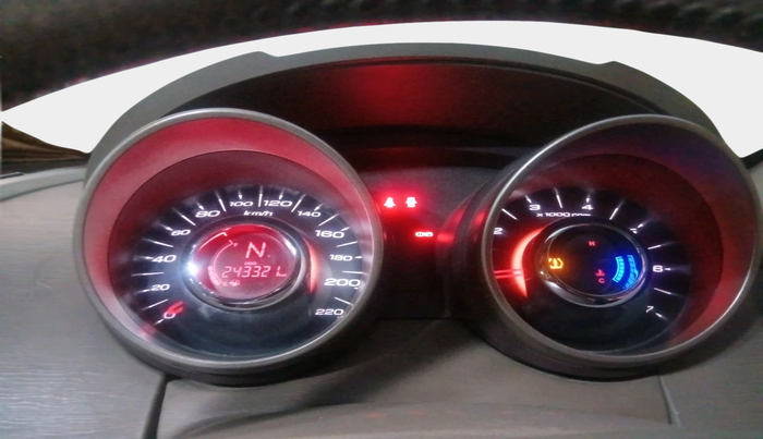 2013 Mahindra XUV500 W8, Diesel, Manual, 2,43,321 km, interior