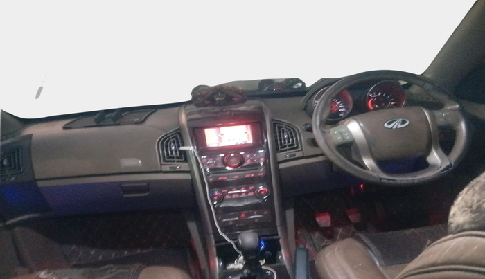 2013 Mahindra XUV500 W8, Diesel, Manual, 2,43,321 km, interior