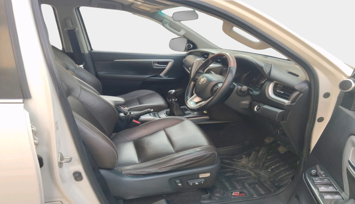 2018 Toyota Fortuner 2.8 4X2 MT, Diesel, Manual, 1,71,198 km, interior