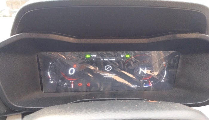 2025 Mahindra XUV 3XO REVX A 1.2 Petrol MT, Petrol, Manual, 13,075 km, interior