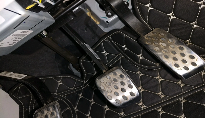 2025 Mahindra XUV 3XO REVX A 1.2 Petrol MT, Petrol, Manual, 13,075 km, interior