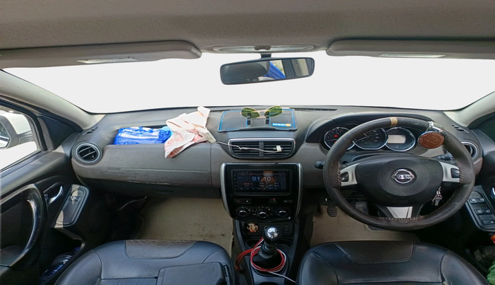 2017 Nissan Terrano XV D THP PREMIUM 110 PS, Diesel, Manual, 1,39,949 km, interior