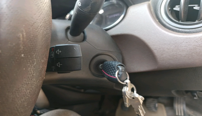 2017 Nissan Terrano XV D THP PREMIUM 110 PS, Diesel, Manual, 1,39,949 km, interior