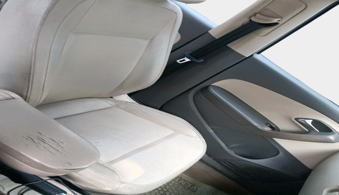 2013 Volkswagen Vento HIGHLINE DIESEL 1.6, Diesel, Manual, 1,77,450 km, interior