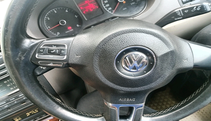 2013 Volkswagen Vento HIGHLINE DIESEL 1.6, Diesel, Manual, 1,77,450 km, interior