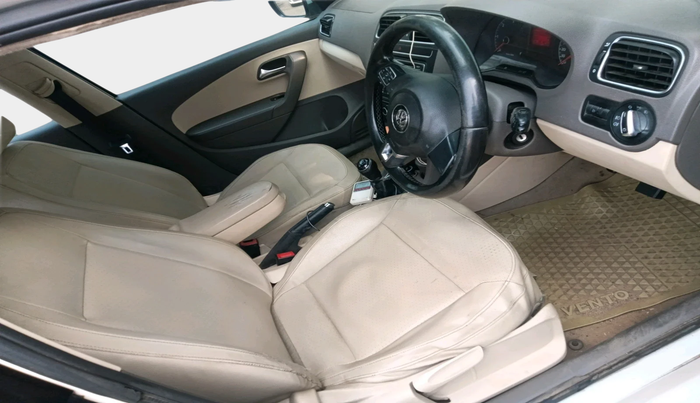 2013 Volkswagen Vento HIGHLINE DIESEL 1.6, Diesel, Manual, 1,77,450 km, interior