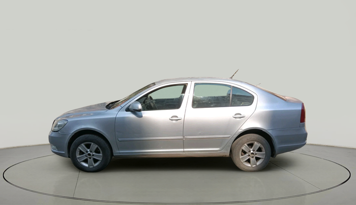 2011 Skoda Laura AMBIENTE 2.0 TDI CR MT, Diesel, Manual, 2,85,599 km, exterior