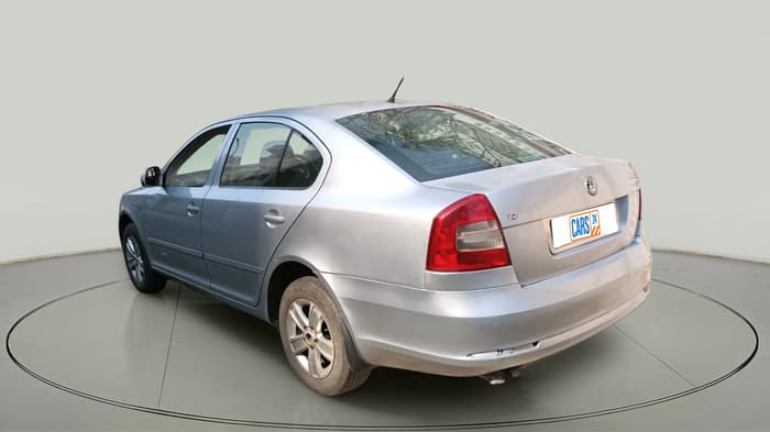 2011 Skoda Laura AMBIENTE 2.0 TDI CR MT, Diesel, Manual, 2,85,599 km, exterior