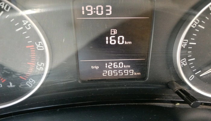 2011 Skoda Laura AMBIENTE 2.0 TDI CR MT, Diesel, Manual, 2,85,599 km, interior