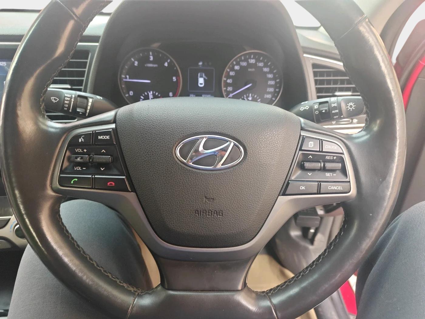 2018 Hyundai New Elantra 1.6 SX (O) MT DIESEL, Diesel, Manual, 93,346 km, interior