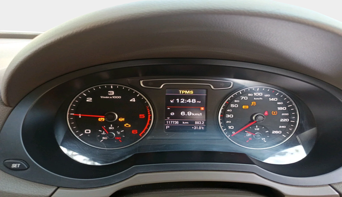 2013 Audi Q3 2.0 TDI QUATTRO, Diesel, Automatic, 1,17,736 km, interior