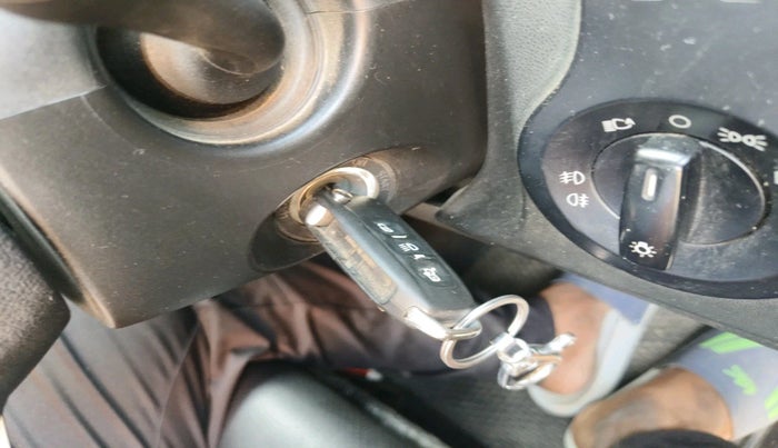 2018 Tata Hexa XT 4X2 6 STR, Diesel, Manual, 3,95,607 km, interior