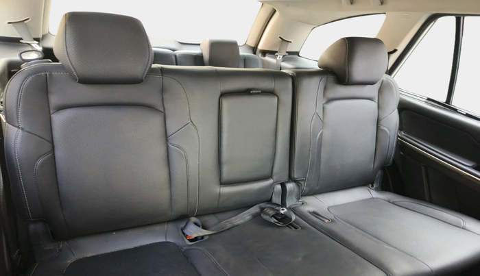 2018 Tata Hexa XT 4X2 6 STR, Diesel, Manual, 3,95,607 km, interior